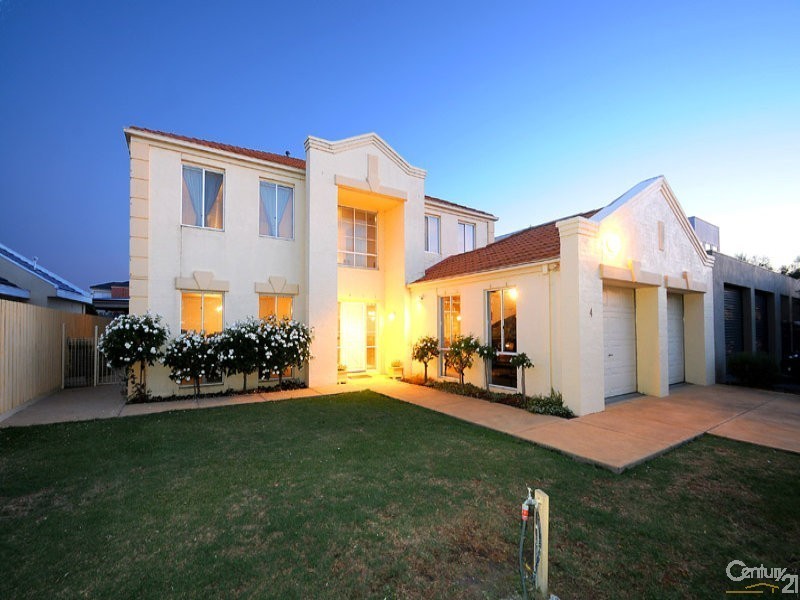 4 Stephanie Court, Patterson Lakes VIC 3197