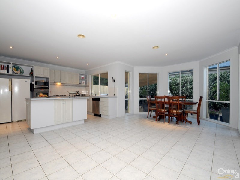 4 Stephanie Court, Patterson Lakes VIC 3197