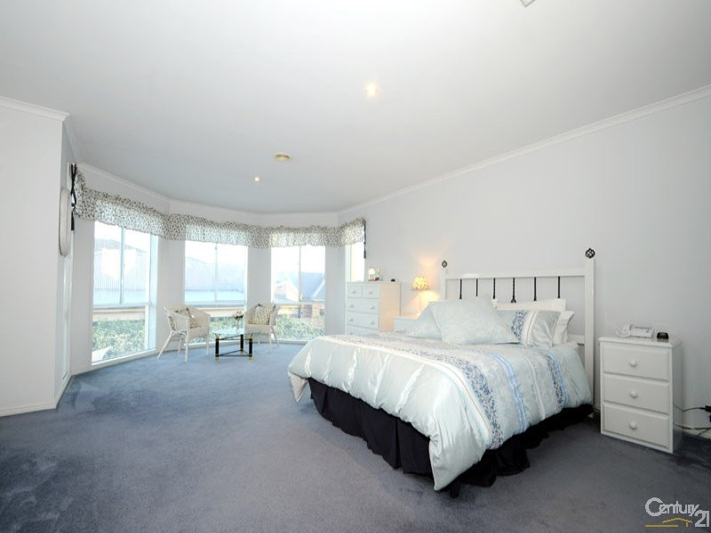 4 Stephanie Court, Patterson Lakes VIC 3197