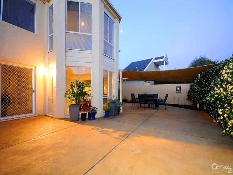 4 Stephanie Court, Patterson Lakes VIC 3197