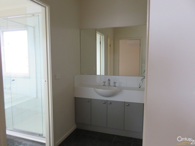 4/92-94 Gladesville Blvd, Patterson Lakes VIC 3197