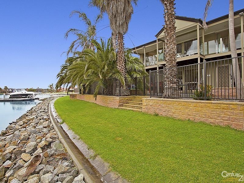 18 Long Island Point, Patterson Lakes VIC 3197