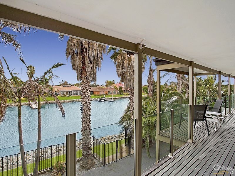 18 Long Island Point, Patterson Lakes VIC 3197