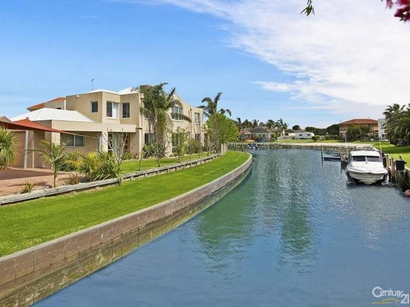 2 Rhode Island, Patterson Lakes VIC 3197