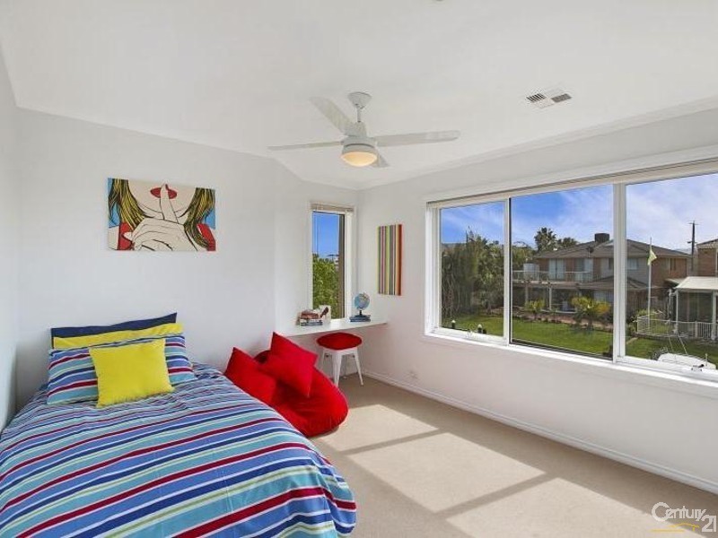 2 Rhode Island, Patterson Lakes VIC 3197