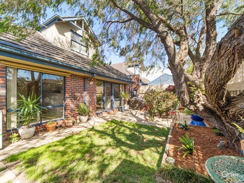 2/2 Stanley Street, Carrum VIC 3197