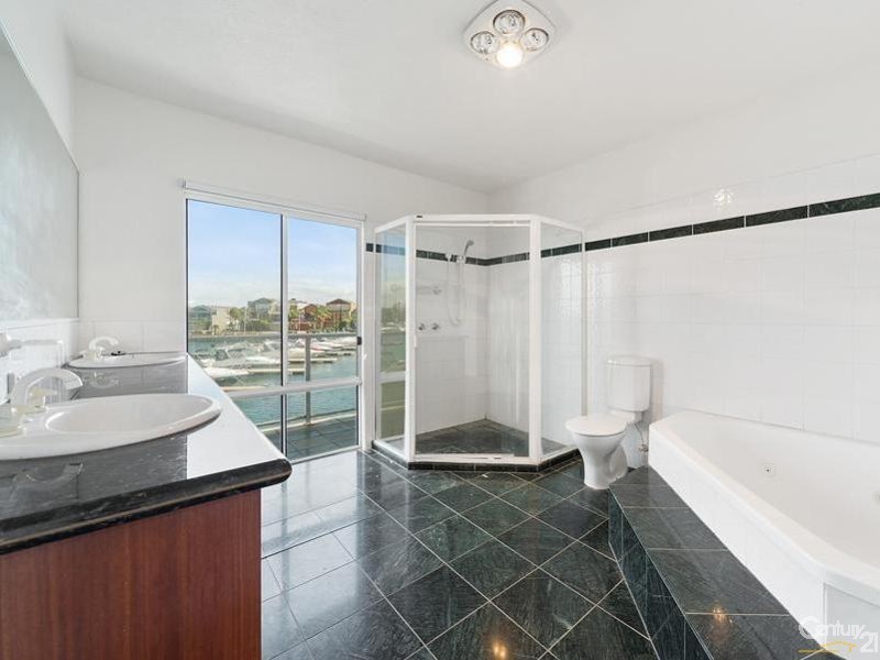 8 Inner Harbour, Patterson Lakes VIC 3197