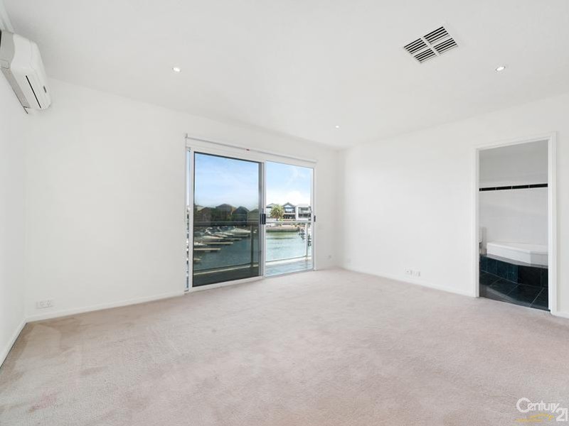 8 Inner Harbour, Patterson Lakes VIC 3197