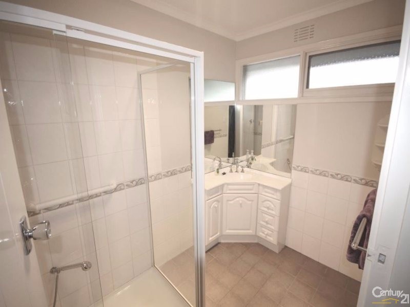 10 Airlie Grove, Seaford VIC 3198