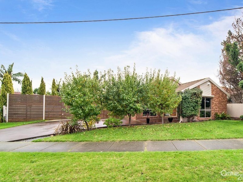 69 Rangeview Drv, Skye VIC 3977