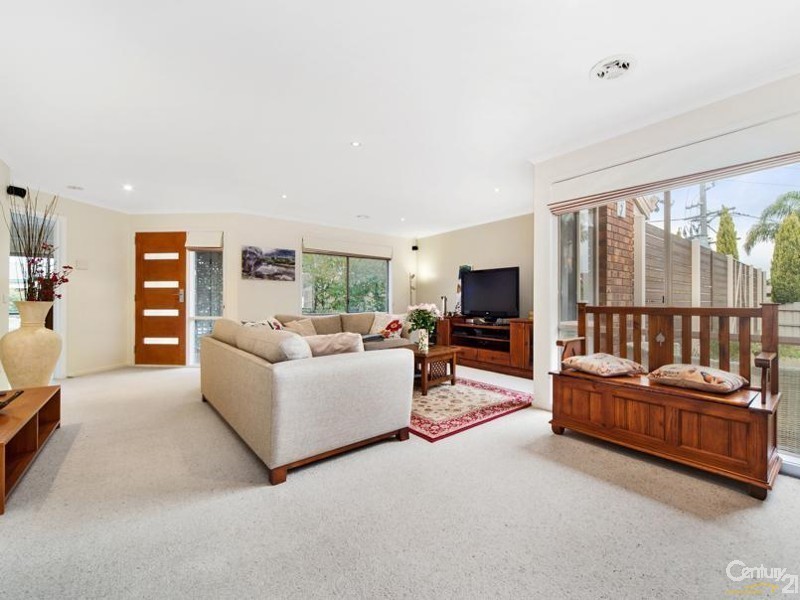 69 Rangeview Drv, Skye VIC 3977