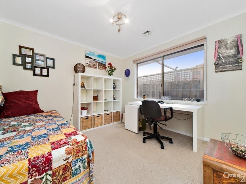 69 Rangeview Drv, Skye VIC 3977