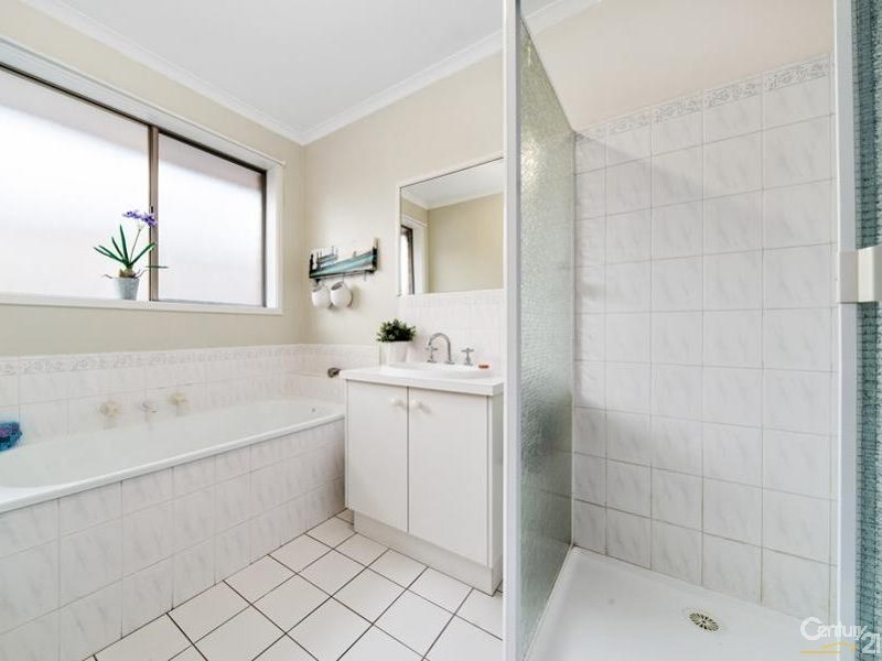 69 Rangeview Drv, Skye VIC 3977