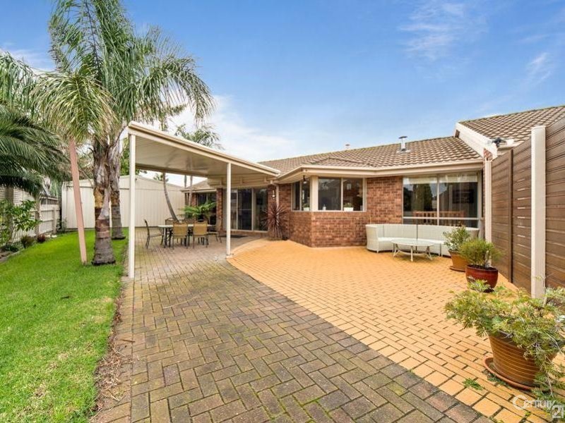 69 Rangeview Drv, Skye VIC 3977