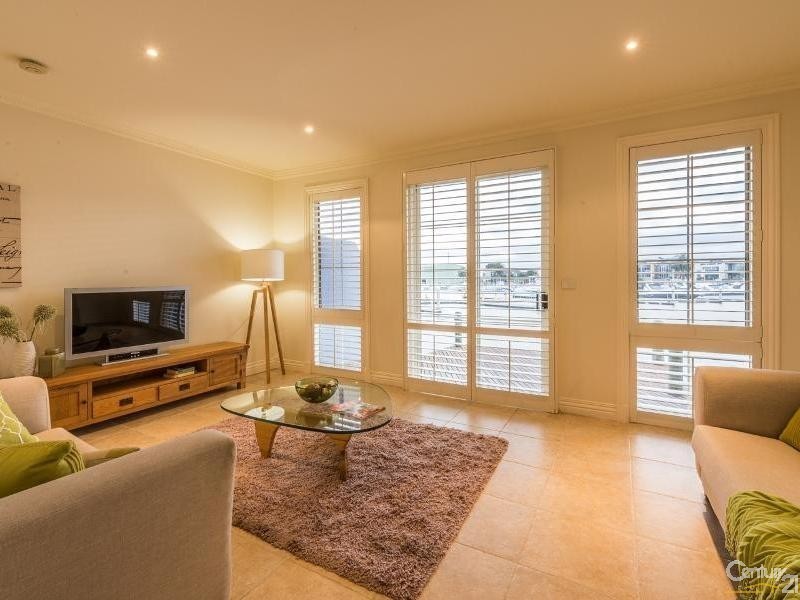 9 Scarborough Drive, Patterson Lakes VIC 3197