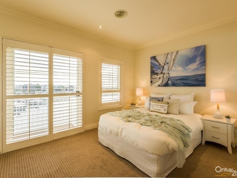 9 Scarborough Drive, Patterson Lakes VIC 3197