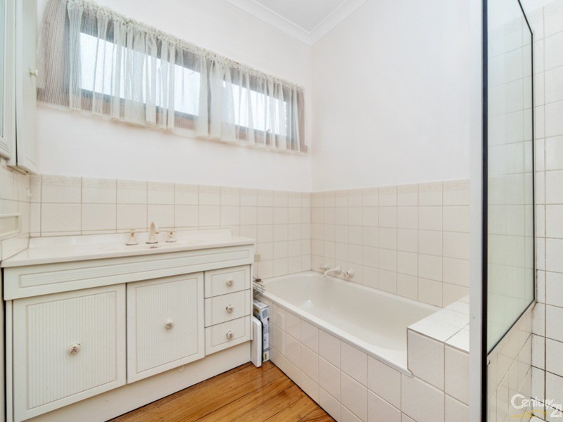 33 Mernda Ave, Bonbeach VIC 3196