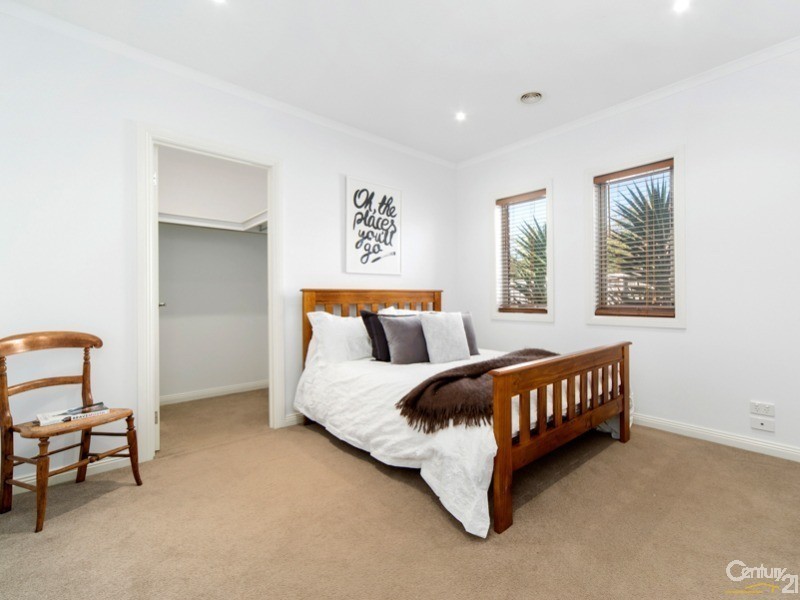 2/37 Bondi Rd, Bonbeach VIC 3196