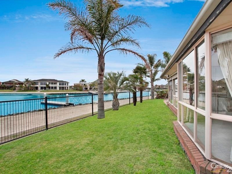 18 Palm Island Court, Patterson Lakes VIC 3197