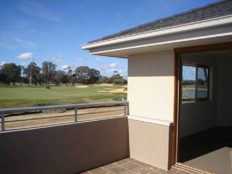 18 Flinders Chase, Sandhurst VIC 3977