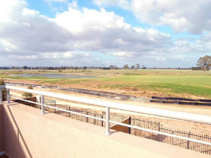 18 Flinders Chase, Sandhurst VIC 3977