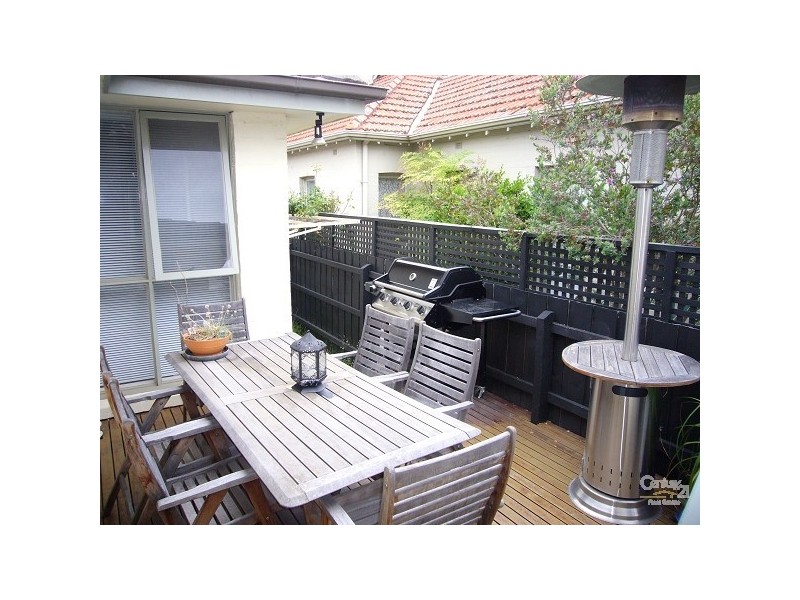 2/63 LISSON GROVE, Hawthorn VIC 3122