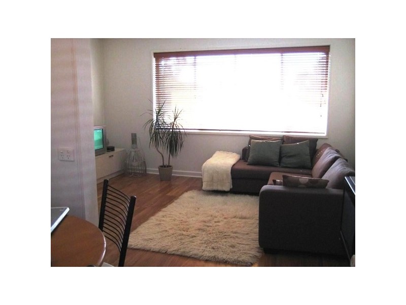 3/6 ROBERT STREET, Elwood VIC 3184