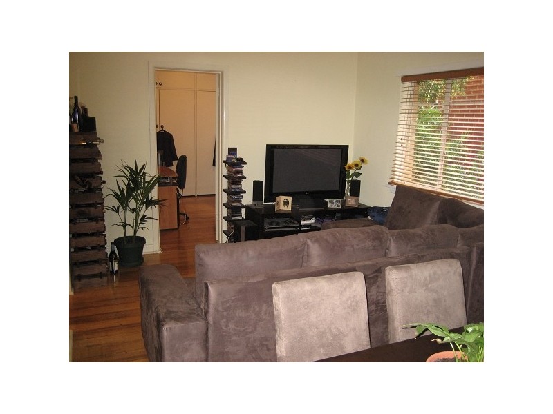 2/98 GROSVENOR STREET, St Kilda East VIC 3183