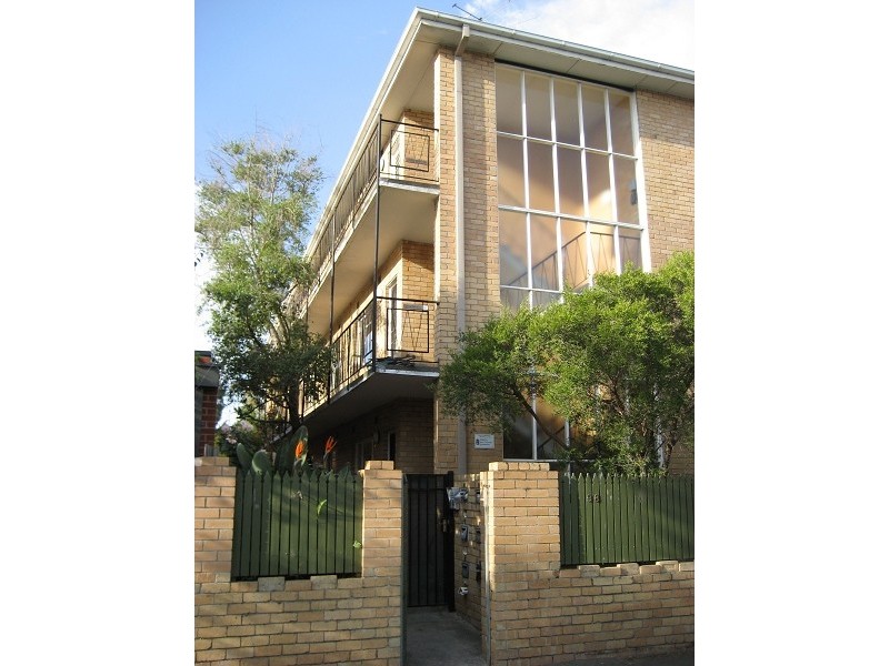 2/98 GROSVENOR STREET, St Kilda East VIC 3183