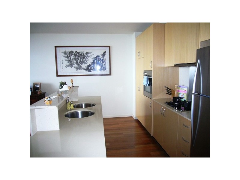 309/49 BEACH STREET, Port Melbourne VIC 3207