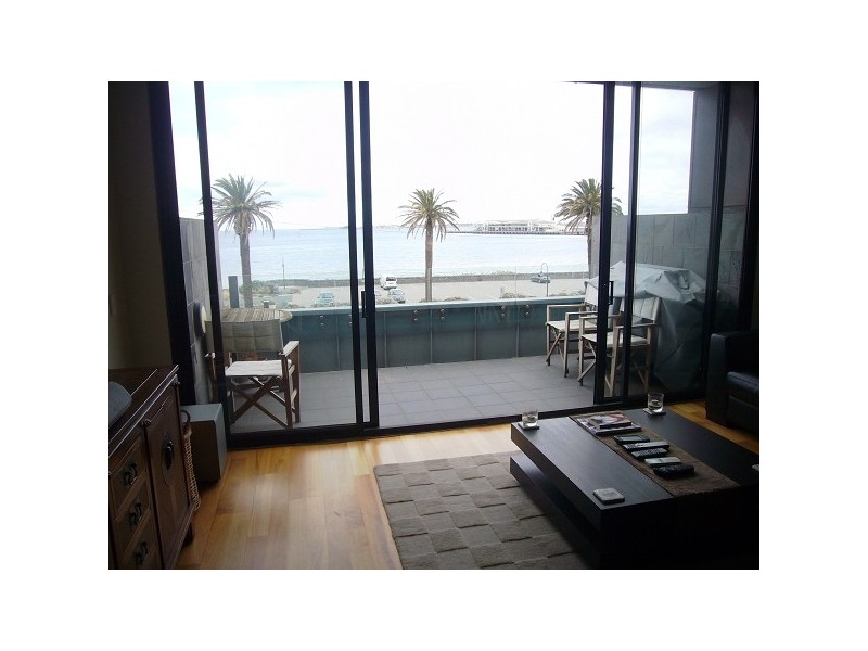 309/49 BEACH STREET, Port Melbourne VIC 3207
