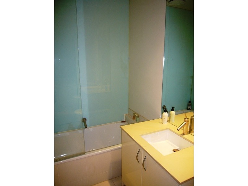 309/49 BEACH STREET, Port Melbourne VIC 3207