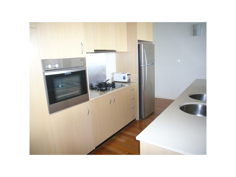 309/49 BEACH STREET, Port Melbourne VIC 3207