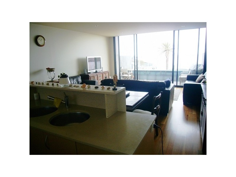 309/49 BEACH STREET, Port Melbourne VIC 3207