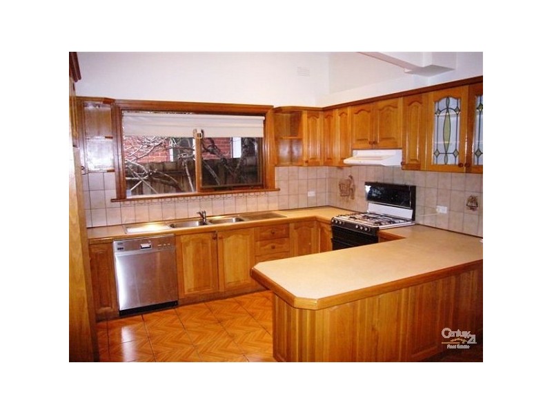 13 BALSTON STREET, St Kilda East VIC 3183