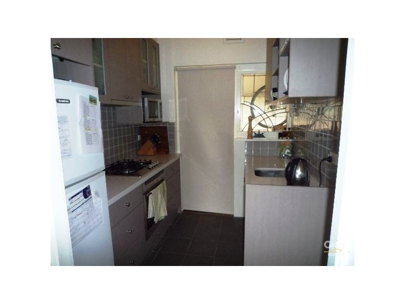 2/8 GLENHUNTLY ROAD, Elwood VIC 3184