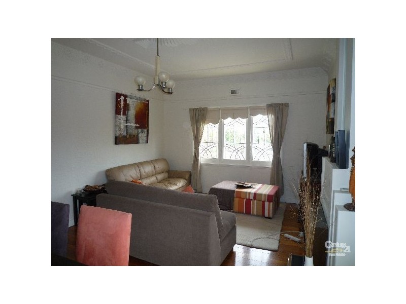 2/8 GLENHUNTLY ROAD, Elwood VIC 3184