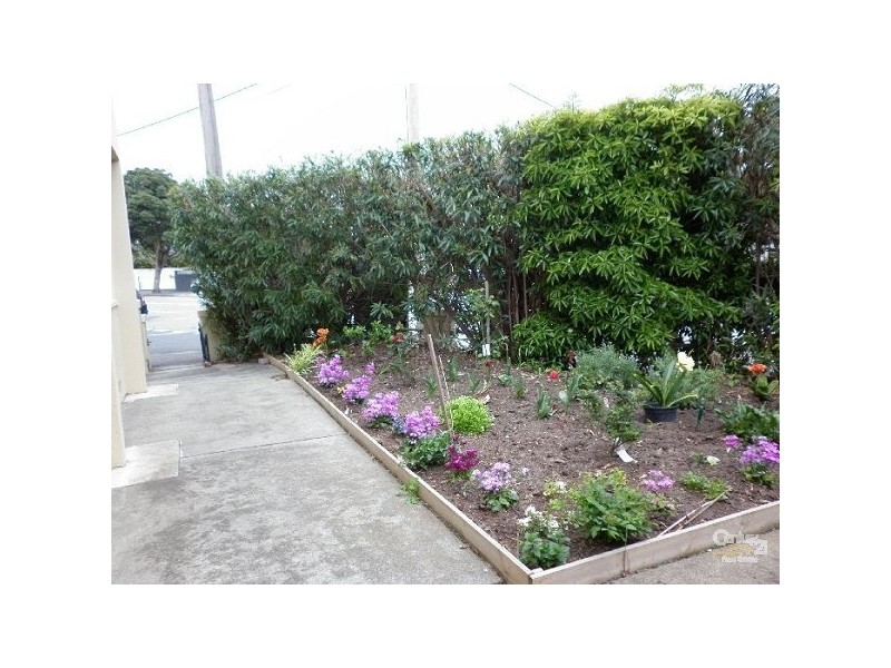 2/8 GLENHUNTLY ROAD, Elwood VIC 3184