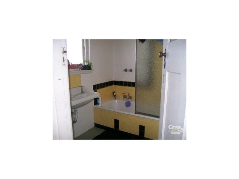 2/9 CHARLES STREET, St Kilda VIC 3182