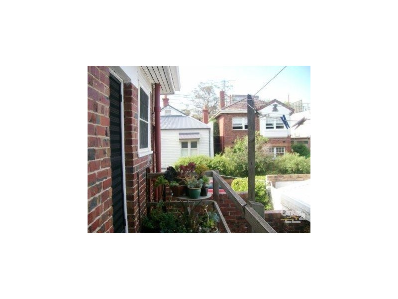 2/9 CHARLES STREET, St Kilda VIC 3182