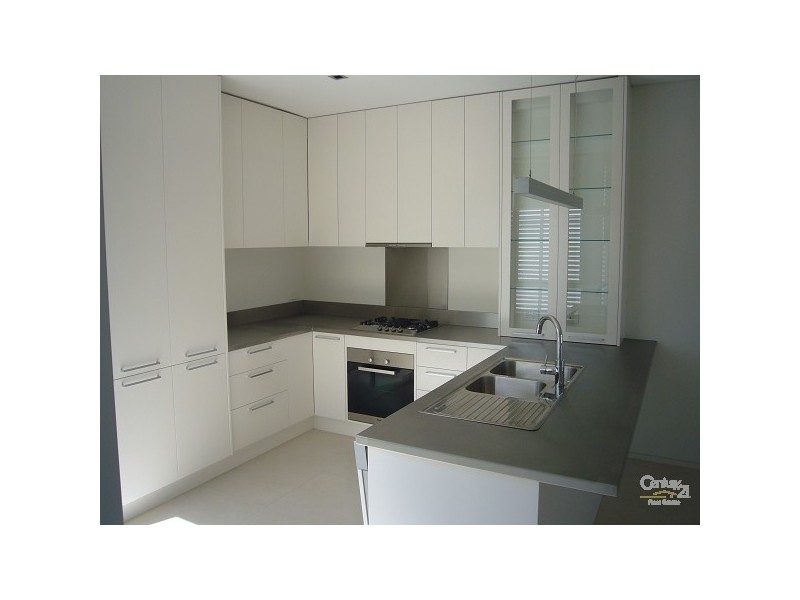 12 NELSON STREET, St Kilda VIC 3182