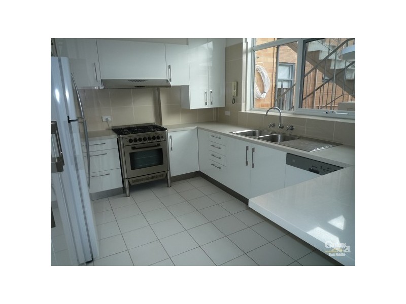 4/1 TAHARA ROAD, Toorak VIC 3142