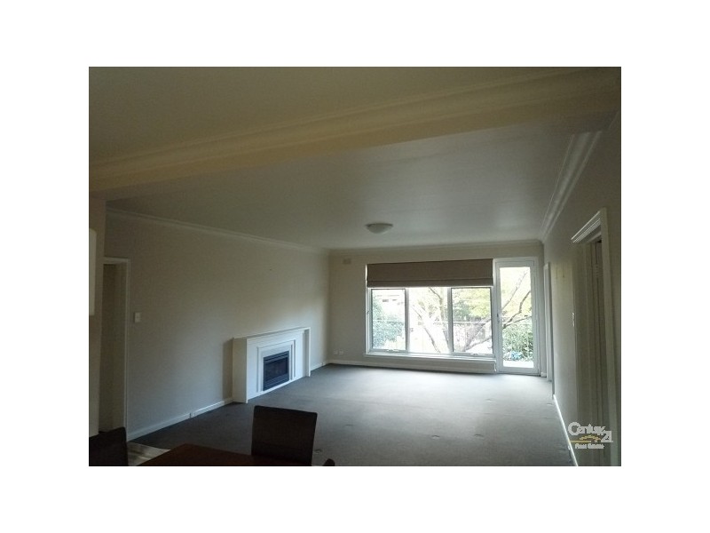 4/1 TAHARA ROAD, Toorak VIC 3142