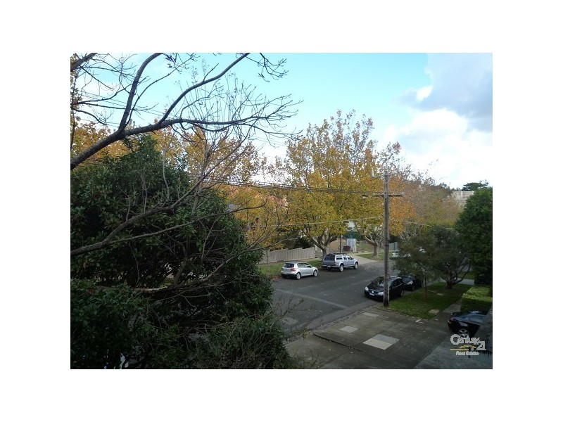 4/1 TAHARA ROAD, Toorak VIC 3142