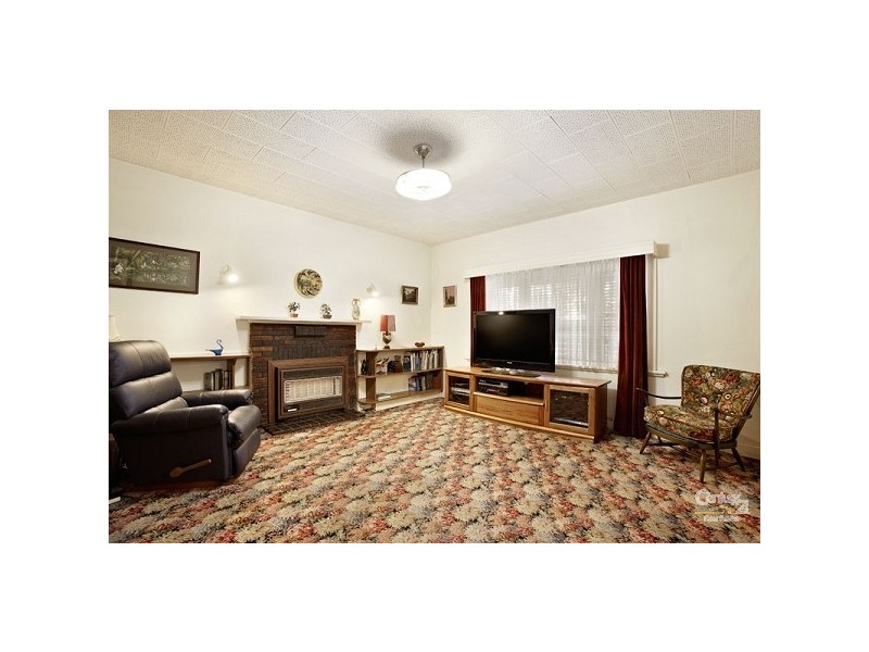 14 Robert Street, Elwood VIC 3184