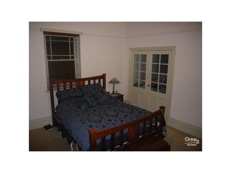 1/57 ROBE STREET, St Kilda VIC 3182