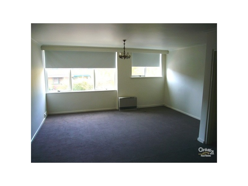 2/14 TENNYSON STREET, St Kilda VIC 3182