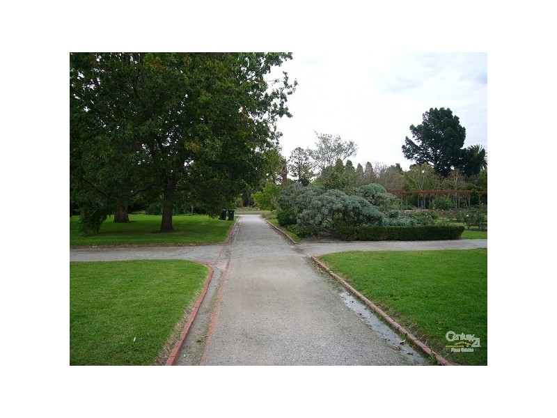 2/14 TENNYSON STREET, St Kilda VIC 3182