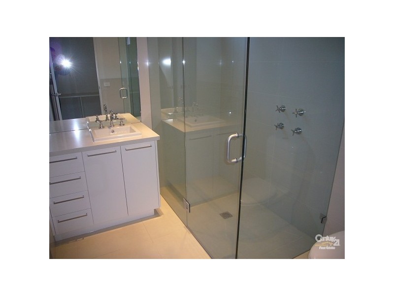 12B NELSON STREET, St Kilda East VIC 3183