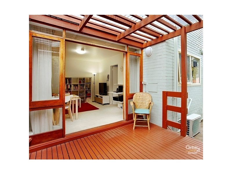 2/16 Byron Street, Elwood VIC 3184